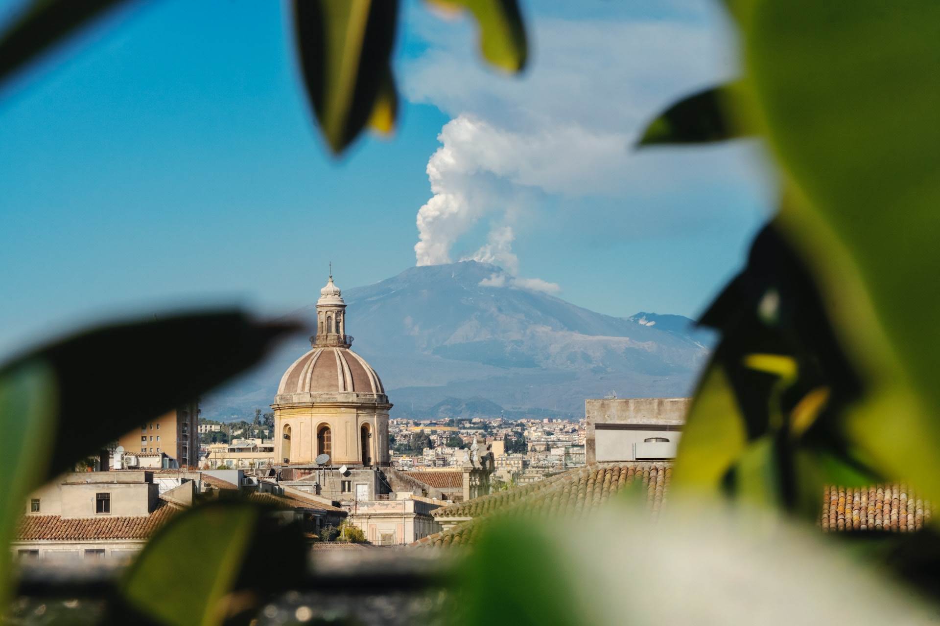 Kitört az Etna - Ezekre figyelj, ha aktív vulkán közelébe utazol kép